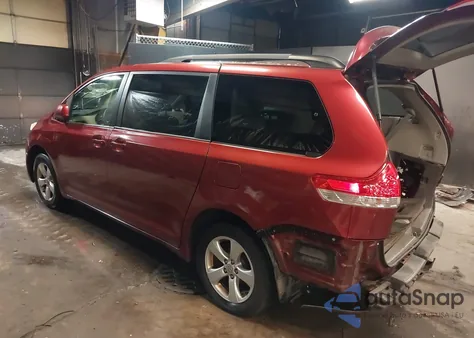 2011 Toyota Sienna Le V6 из США, поврежденный, VIN 5TDKK3DC2BS025698